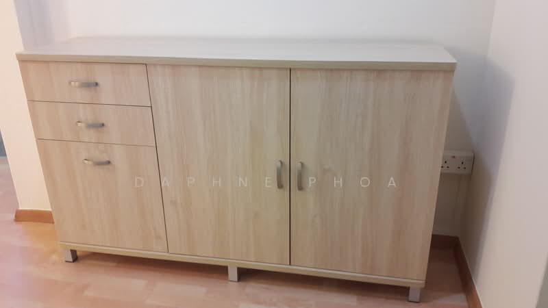 107 Towner Road, 107 Towner Road, 2 Bedrooms, 893 sqft, HDB Flat For Rent, by Daphne Phoa, 500184820 - Walkway Cabinet - PropertyGuru.com.sg