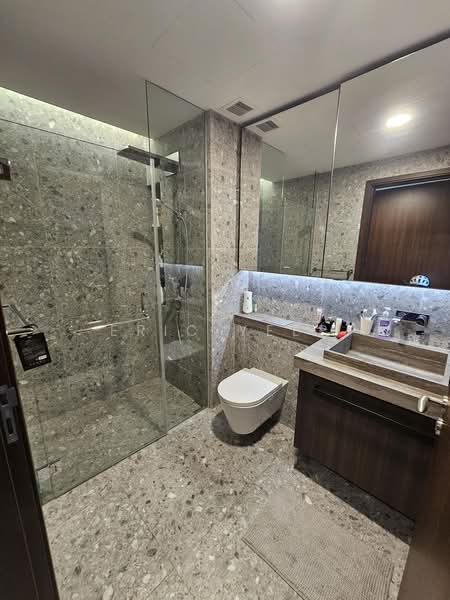 One Pearl Bank, 1 Pearl Bank, 1 Bedroom, 527 sqft, Condominium For Sale, by Eric Yeep, 500184822 - Bathroom - PropertyGuru.com.sg