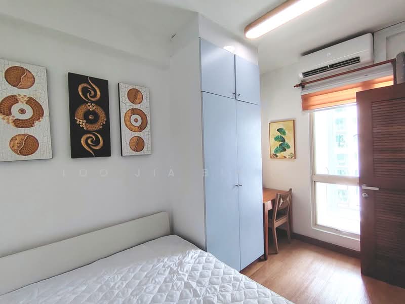 Burlington Square, 175 Bencoolen Street, 2 Bedrooms, 667 sqft, Apartment For Sale, by Loo Jia Bin (Jo), 500184833 - Bedroom - PropertyGuru.com.sg