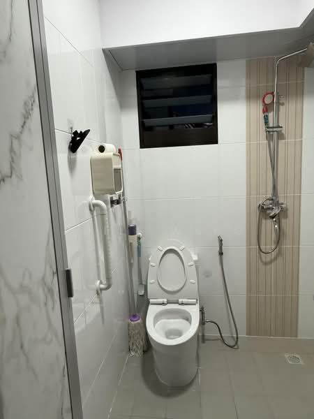 933A Hougang Avenue 9, 933A Hougang Avenue 9, Room Rental, 120 sqft, HDB Flat For Rent, by Huile Wang, 500184852 - Bathroom - PropertyGuru.com.sg