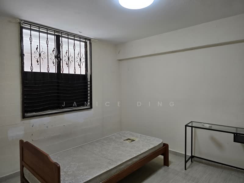 88 Commonwealth Close, 88 Commonwealth Close, 2 Bedrooms, 645 sqft, HDB Flat For Sale, by Janice Ding, 500184858 - Common bedroom - PropertyGuru.com.sg