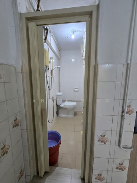 88 Commonwealth Close, 88 Commonwealth Close, 2 Bedrooms, 645 sqft, HDB Flat For Sale, by Janice Ding, 500184858 - PropertyGuru.com.sg