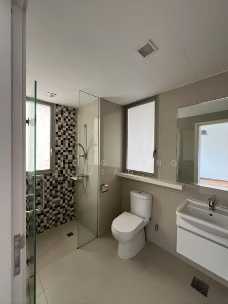 Sea Esta, 20 Pasir Ris Link, 3 Bedrooms, 1,711 sqft, Condominium For Sale, by Zheng Zong Jian, 500184859 - Bathroom - PropertyGuru.com.sg