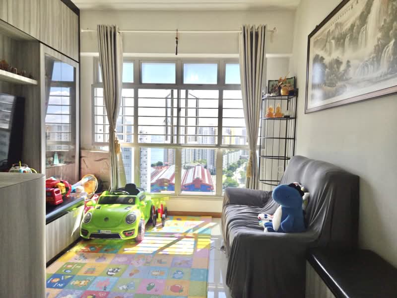323A Sumang Walk, 323A Sumang Walk, 3 Bedrooms, 1,001 sqft, HDB Flat For Sale, by Kenneth Yeo, 500184862 - Living Room - PropertyGuru.com.sg