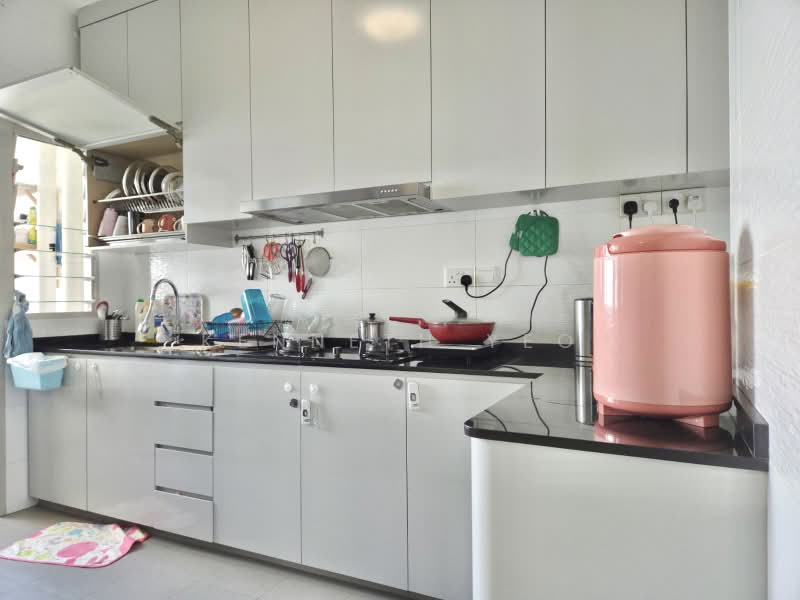 323A Sumang Walk, 323A Sumang Walk, 3 Bedrooms, 1,001 sqft, HDB Flat For Sale, by Kenneth Yeo, 500184862 - Kitchen - PropertyGuru.com.sg
