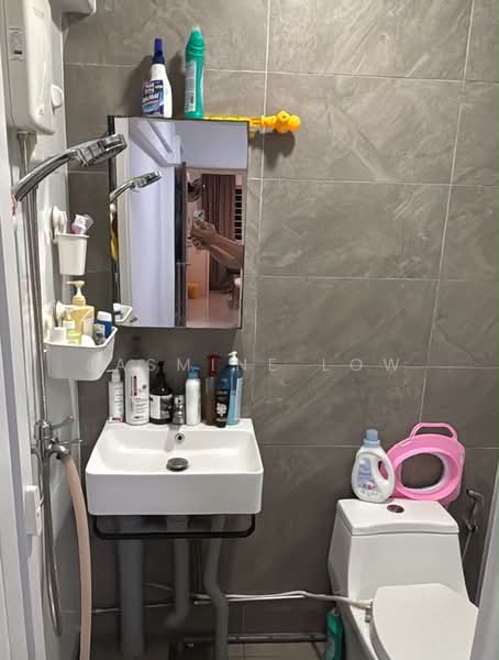706 Clementi West Street 2, 706 Clementi West Street 2, Room Rental, 150 sqft, HDB Flat For Rent, by Jasmine Low, 500184880 - Bathroom - PropertyGuru.com.sg