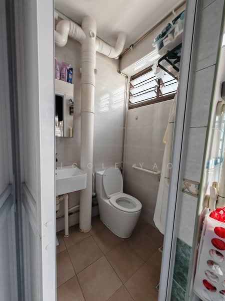 144 Bishan Street 12, 144 Bishan Street 12, Room Rental, 160 sqft, HDB Flat For Rent, by Nicole Yao, 500184885 - Bathroom - PropertyGuru.com.sg