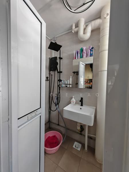 144 Bishan Street 12, 144 Bishan Street 12, Room Rental, 160 sqft, HDB Flat For Rent, by Nicole Yao, 500184885 - Bathroom - PropertyGuru.com.sg
