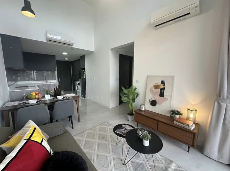 Riverfront Residences, 41 Hougang Avenue 7, 2 Bedrooms, 861 sqft, Condominium For Sale, by Kally Kee, 500184889 - Living Room - PropertyGuru.com.sg