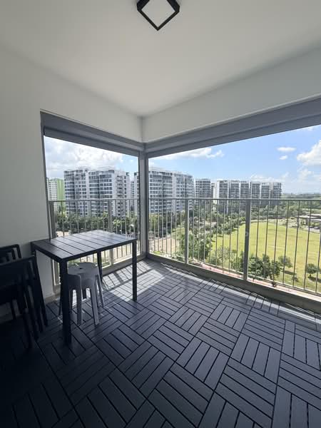 519B Tampines Central 8, 519B Tampines Central 8, 3 Bedrooms, 1,162 sqft, HDB Flat For Sale, by Carmen Yap, 500184901 - Balcony - PropertyGuru.com.sg