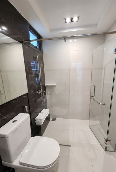 Esparina Residences, 113 Compassvale Bow, 3 Bedrooms, 1,163 sqft, Executive Condominium For Sale, by Renee Sim, 500184907 - Bathroom - PropertyGuru.com.sg