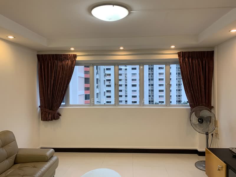 220 Jurong East Street 21, 220 Jurong East Street 21, 3 Bedrooms, 1,270 sqft, HDB Flat For Sale, by Irene Tay, 500184912 - Living Room - PropertyGuru.com.sg