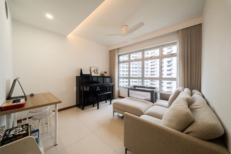 875B Tampines Street 86, 875B Tampines Street 86, 3 Bedrooms, 1,001 sqft, HDB Flat For Sale, by Charmaine Choo, 500184921 - Living Room - PropertyGuru.com.sg