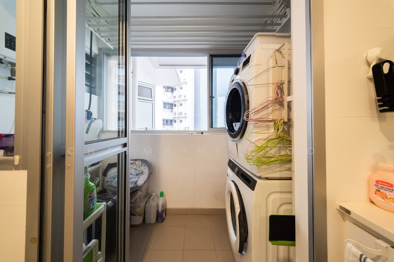875B Tampines Street 86, 875B Tampines Street 86, 3 Bedrooms, 1,001 sqft, HDB Flat For Sale, by Charmaine Choo, 500184921 - Balcony - PropertyGuru.com.sg