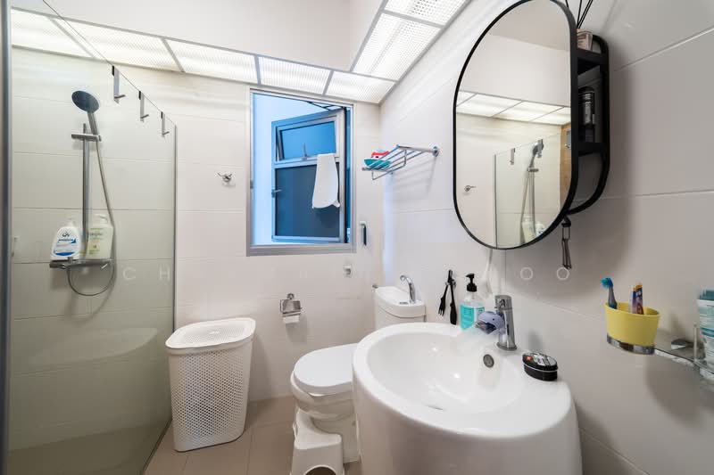 875B Tampines Street 86, 875B Tampines Street 86, 3 Bedrooms, 1,001 sqft, HDB Flat For Sale, by Charmaine Choo, 500184921 - Bathroom - PropertyGuru.com.sg