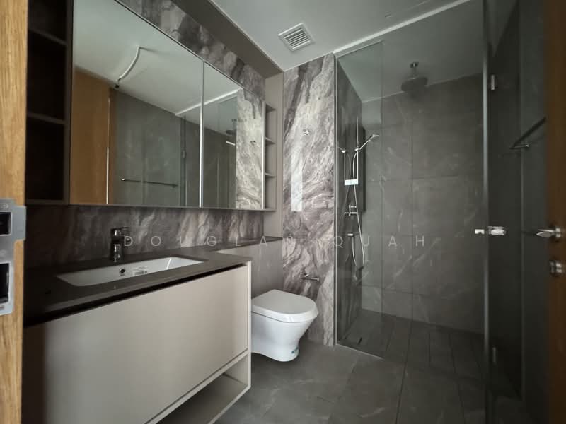 Penrose, 22 Sims Drive, 1 Bedroom, 474 sqft, Condominium For Rent, by Douglas Quah, 500184924 - Bathroom - PropertyGuru.com.sg