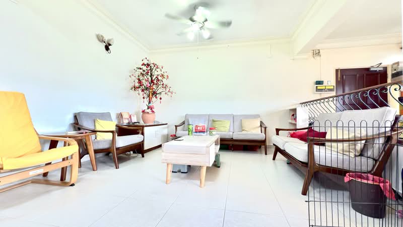 444 Ang Mo Kio Avenue 10, 444 Ang Mo Kio Avenue 10, 4 Bedrooms, 1,754 sqft, HDB Flat For Sale, by Zech Ng, 500184936 - Living Room - PropertyGuru.com.sg