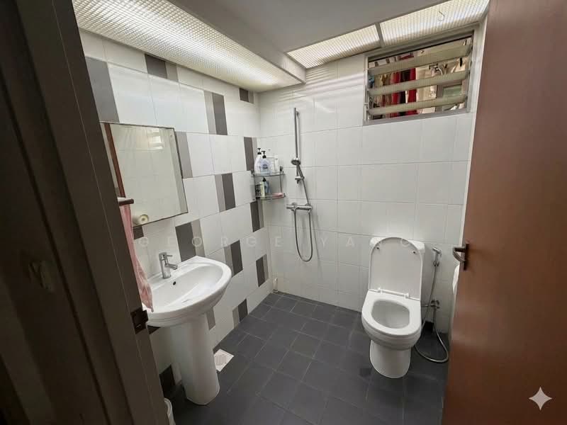 468A Fernvale Link, 468A Fernvale Link, 3 Bedrooms, 1,008 sqft, HDB Flat For Rent, by George Yang, 500184937 - Bathroom - PropertyGuru.com.sg