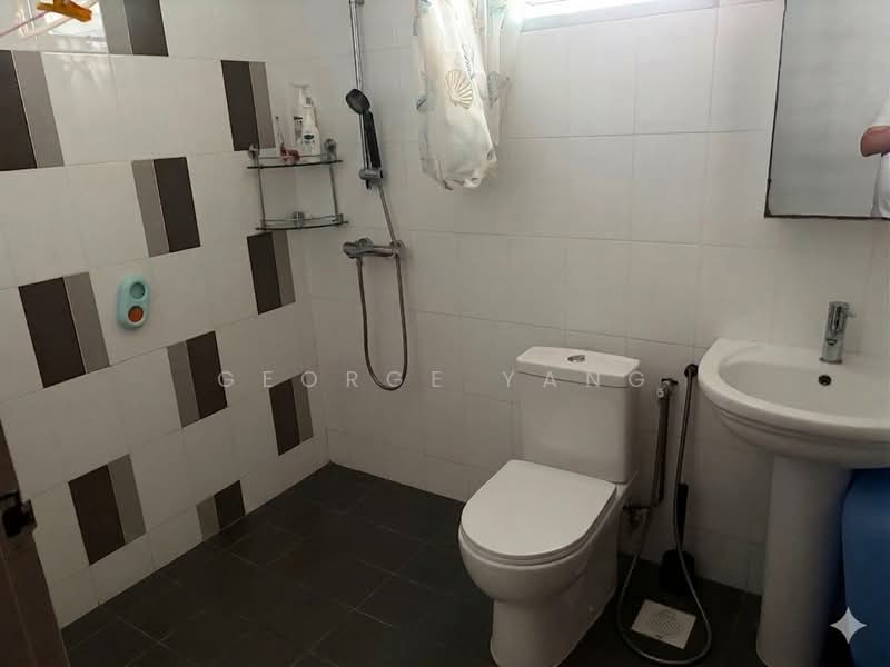 468A Fernvale Link, 468A Fernvale Link, 3 Bedrooms, 1,008 sqft, HDB Flat For Rent, by George Yang, 500184937 - Bathroom - PropertyGuru.com.sg