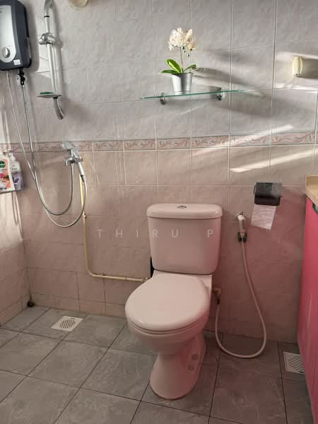 275C Jurong West Street 25, 275C Jurong West Street 25, 3 Bedrooms, 1,194 sqft, HDB Flat For Sale, by Thiru P, 500184953 - Bathroom - PropertyGuru.com.sg