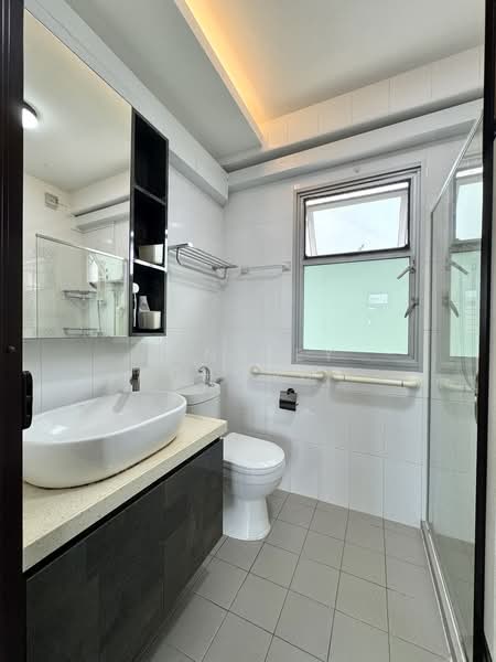 676C Yishun Ring Road, 676C Yishun Ring Road, 3 Bedrooms, 1,216 sqft, HDB Flat For Sale, by Ainsley Chong, 500184956 - Bathroom - PropertyGuru.com.sg