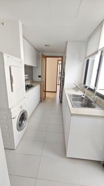 8 @ Woodleigh, 2 Woodleigh Close, Room Rental, 100 sqft, Condominium For Rent, by Charles Ong, 500184963 - Kitchen - PropertyGuru.com.sg