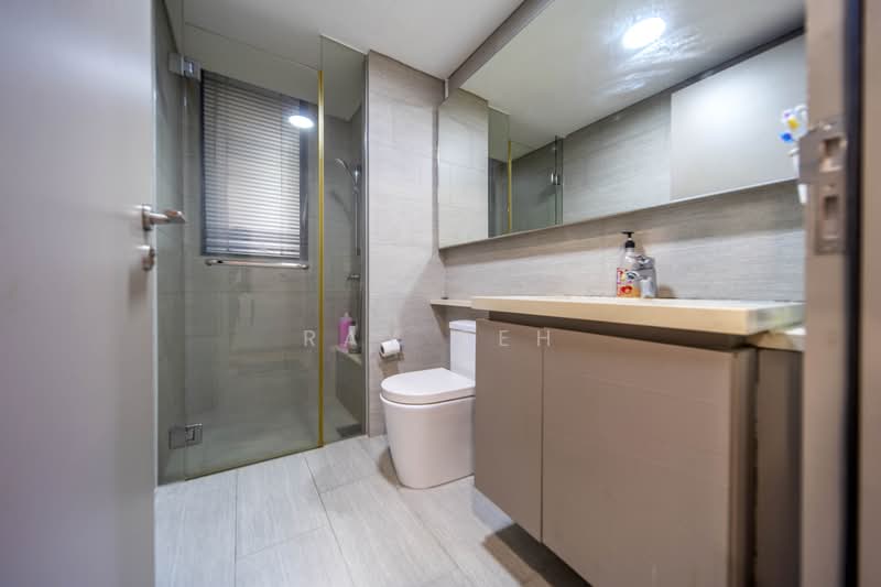 The Criterion, 19 Yishun Street 51, 3 Bedrooms, 1,023 sqft, Executive Condominium For Sale, by Ray Peh, 500184968 - Master Bathroom - PropertyGuru.com.sg