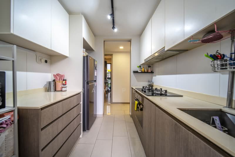The Criterion, 19 Yishun Street 51, 3 Bedrooms, 1,023 sqft, Executive Condominium For Sale, by Ray Peh, 500184968 - Kitchen - PropertyGuru.com.sg