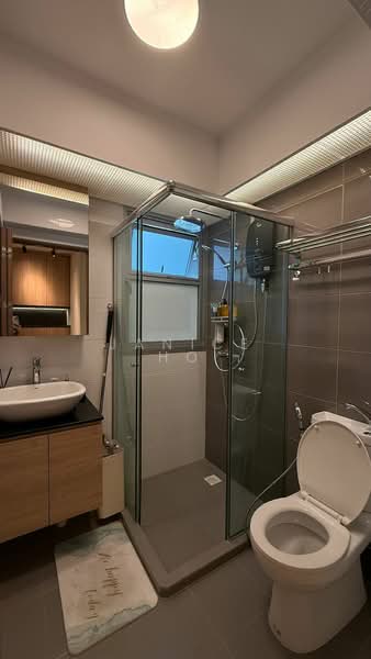 353A Anchorvale Lane, 353A Anchorvale Lane, 1 Bedroom, 506 sqft, HDB Flat For Sale, by Janice Ho, 500184970 - Bathroom - PropertyGuru.com.sg
