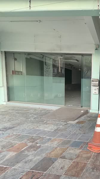Rare SINGLE LEVEL floor plate* Tessensohn road*, Tessensohn road, 2,734 sqft, Shop / Shophouse For Rent, by Darrio ., 500184988 - Direct car park access to unit  - CommercialGuru.com.sg