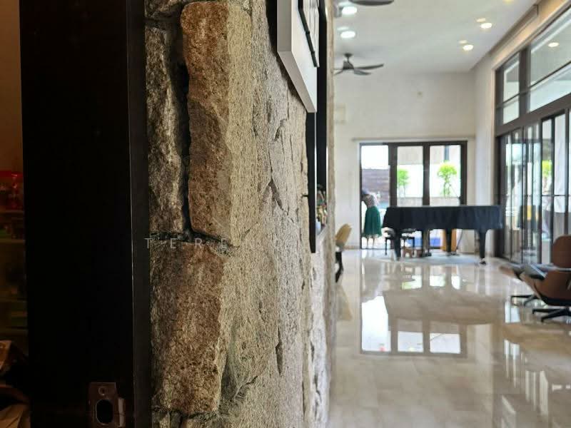RARE ! D10 MOVE IN LANDED! PSF ONLY $1,8XX !, SIXTH AVENUE / CORONATION / BUKIT TIMAH, 5 Bedrooms, 9,750 sqft, Detached House For Sale, by Terence Tan, 500184990 - Living Room - PropertyGuru.com.sg