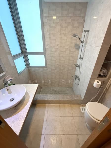 The Lakeshore, 33 Jurong West Street 41, Room Rental, 100 sqft, Condominium For Rent, by Sean Ong, 500184997 - Bathroom - PropertyGuru.com.sg