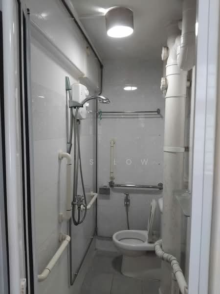 28 Hoy Fatt Road, 28 Hoy Fatt Road, 2 Bedrooms, 645 sqft, HDB Flat For Sale, by Lis Low, 500184999 - Bathroom - PropertyGuru.com.sg