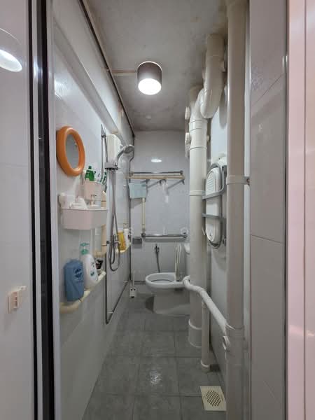 28 Hoy Fatt Road, 28 Hoy Fatt Road, 2 Bedrooms, 645 sqft, HDB Flat For Sale, by Lis Low, 500184999 - Bathroom - PropertyGuru.com.sg