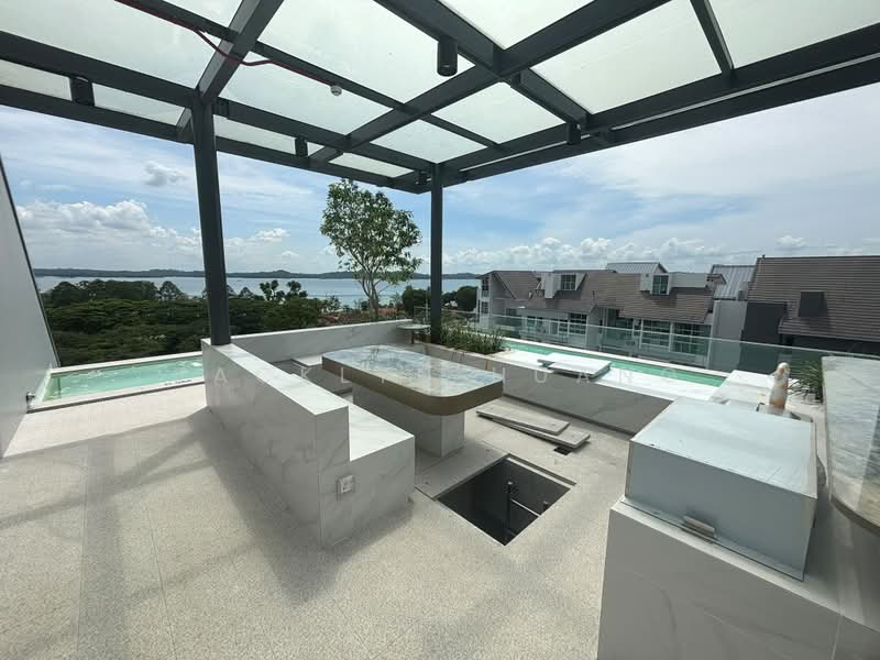 The Shorefront, 165A Jln. Loyang Besar, 2 Bedrooms, 775 sqft, Apartment For Sale, by Jacklyn Huang, 500185008 - Exterior - PropertyGuru.com.sg