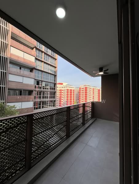 Pasir Ris 8, 18 Pasir Ris Drive 8, 3 Bedrooms, 1,066 sqft, Apartment For Rent, by Alick Liaw, 500185010 - Balcony - PropertyGuru.com.sg