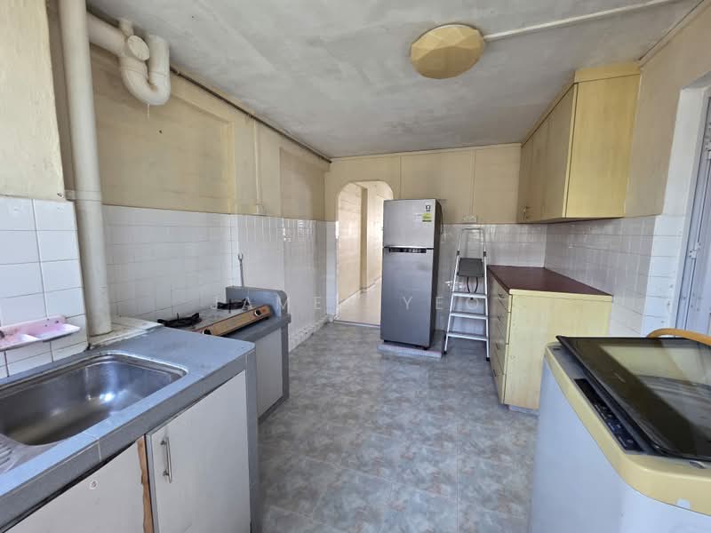74 Bedok North Road, 74 Bedok North Road, 2 Bedrooms, 635 sqft, HDB Flat For Sale, by James Yeo, 500185013 - Kitchen - PropertyGuru.com.sg
