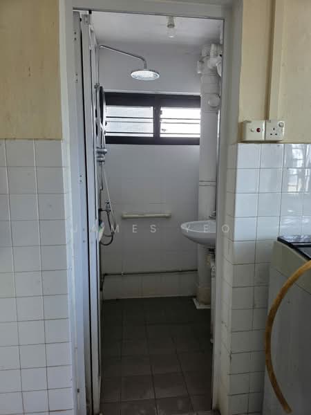 74 Bedok North Road, 74 Bedok North Road, 2 Bedrooms, 635 sqft, HDB Flat For Sale, by James Yeo, 500185013 - Bathroom - PropertyGuru.com.sg