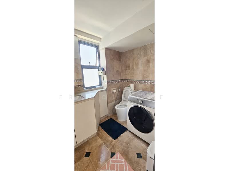 Aquarius By The Park, 1 Bedok Reservoir View, 2 Bedrooms, 893 sqft, Condominium For Rent, by Francis Lee, 500185014 - Bathroom - PropertyGuru.com.sg