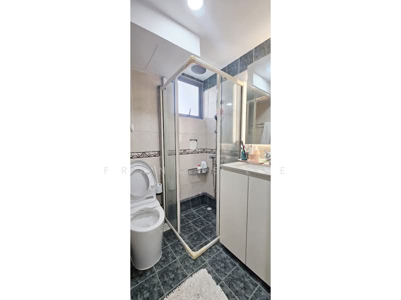 Aquarius By The Park, 1 Bedok Reservoir View, 2 Bedrooms, 893 sqft, Condominium For Rent, by Francis Lee, 500185014 - Bathroom - PropertyGuru.com.sg