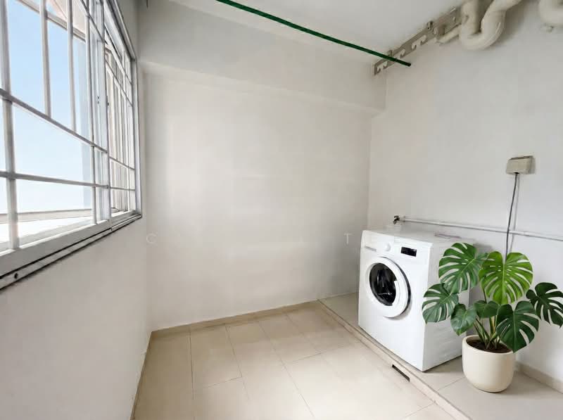 627 Jurong West Street 65, 627 Jurong West Street 65, 4 Bedrooms, 1,399 sqft, HDB Flat For Sale, by Camille Tee, 500185019 - Yard - PropertyGuru.com.sg