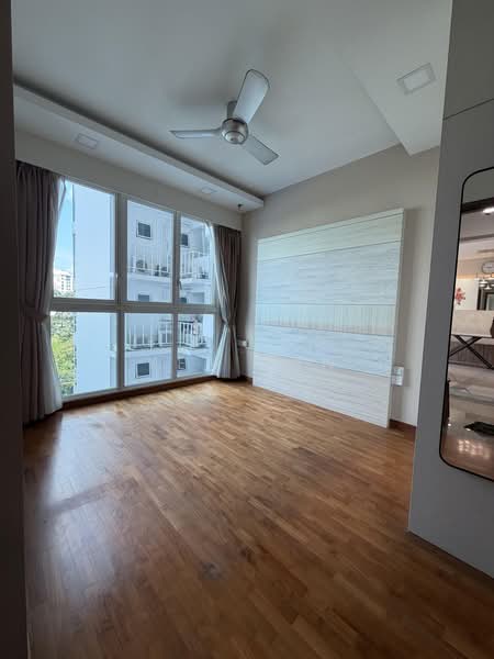 1 Canberra, 13 Canberra Drive, 2 Bedrooms, 900 sqft, Executive Condominium For Rent, by Yen Tan, 500185042 - Living Room - PropertyGuru.com.sg