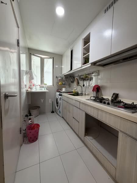 1 Canberra, 13 Canberra Drive, 2 Bedrooms, 900 sqft, Executive Condominium For Rent, by Yen Tan, 500185042 - Kitchen - PropertyGuru.com.sg