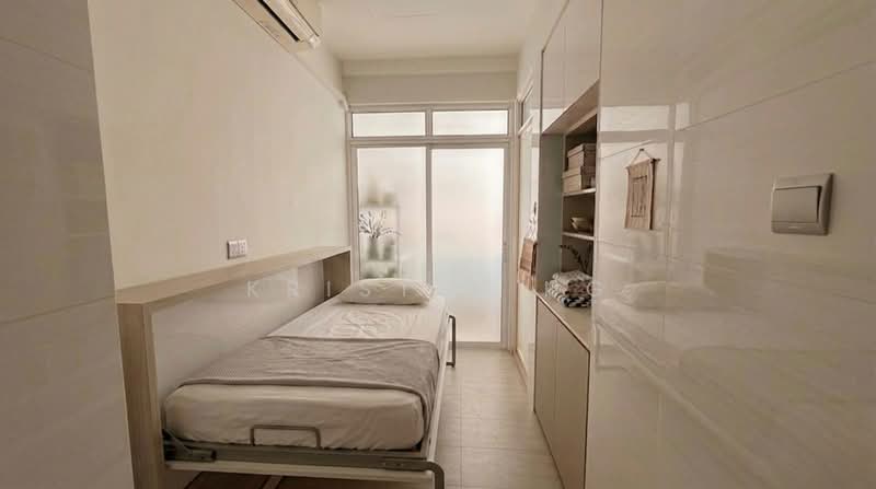 3.5 Storey Renovated Inter with 5 Ensuite Br @ Mimosa, , 5 Bedrooms, 3,337 sqft, Terraced House For Sale, by Kristle Ng, 500185044 - Bedroom - PropertyGuru.com.sg