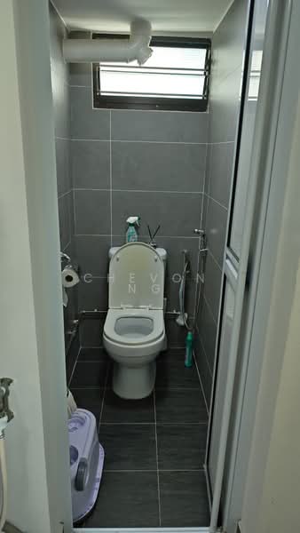 195 Kim Keat Avenue, 195 Kim Keat Avenue, 2 Bedrooms, 721 sqft, HDB Flat For Rent, by Chevon Ng, 500185053 - Bathroom - PropertyGuru.com.sg
