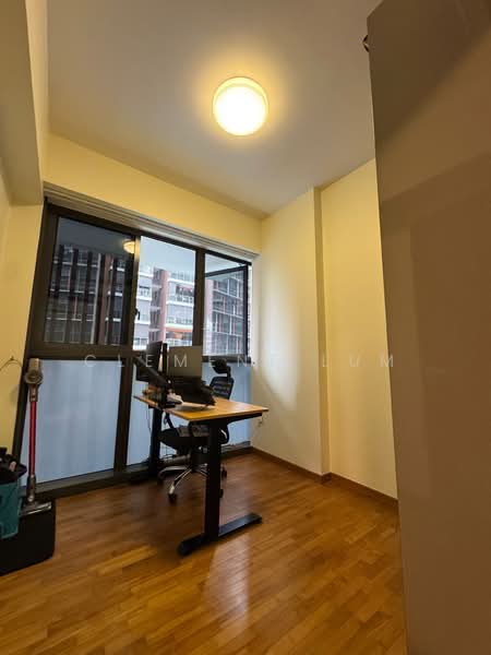 Sims Urban Oasis, 10 Sims Drive, 2 Bedrooms, 667 sqft, Condominium For Rent, by Clement Lum, 500185060 - Study - PropertyGuru.com.sg