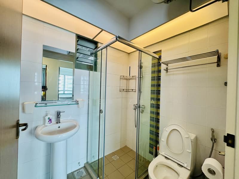 678B Punggol Drive, 678B Punggol Drive, Room Rental, 130 sqft, HDB Flat For Rent, by Darren Zhang, 500185075 - Bathroom - PropertyGuru.com.sg