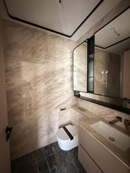 Perfect Ten, 323 Bukit Timah Road, 2 Bedrooms, 786 sqft, Condominium For Rent, by Vivian Wang, 500185076 - Bathroom - PropertyGuru.com.sg