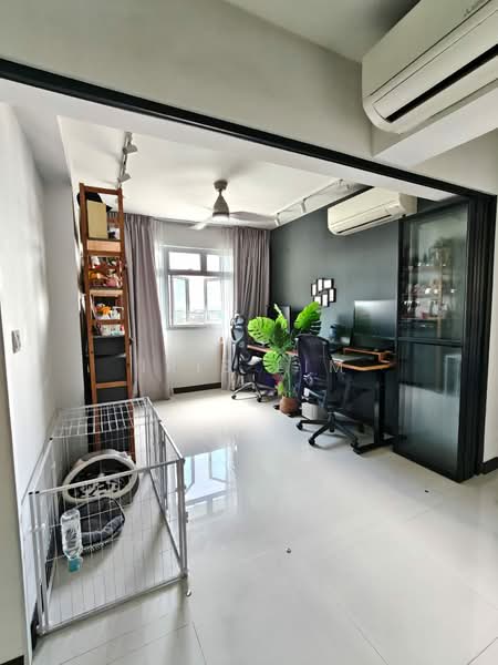 187B Fengshan GreenVille, 187B Bedok North Street 4, Bedok North Street 4, 3 Bedrooms, 1,001 sqft, HDB Flat For Sale, by Iris Lim, 500185085 - Study/Br 3 with glass sliding door - PropertyGuru.com.sg