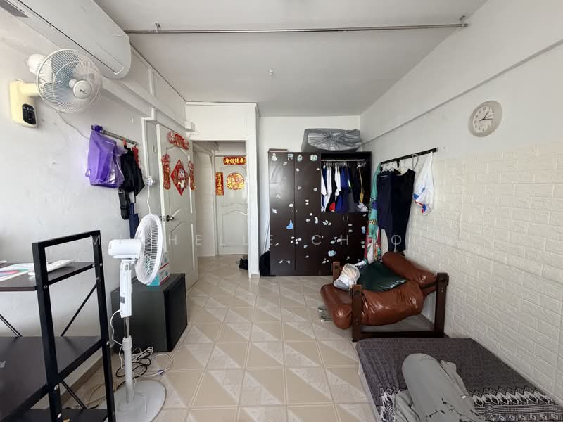 226 Serangoon Avenue 4, 226 Serangoon Avenue 4, 3 Bedrooms, 979 sqft, HDB Flat For Sale, by Michelle Cheong, 500185087 - Living Room - PropertyGuru.com.sg